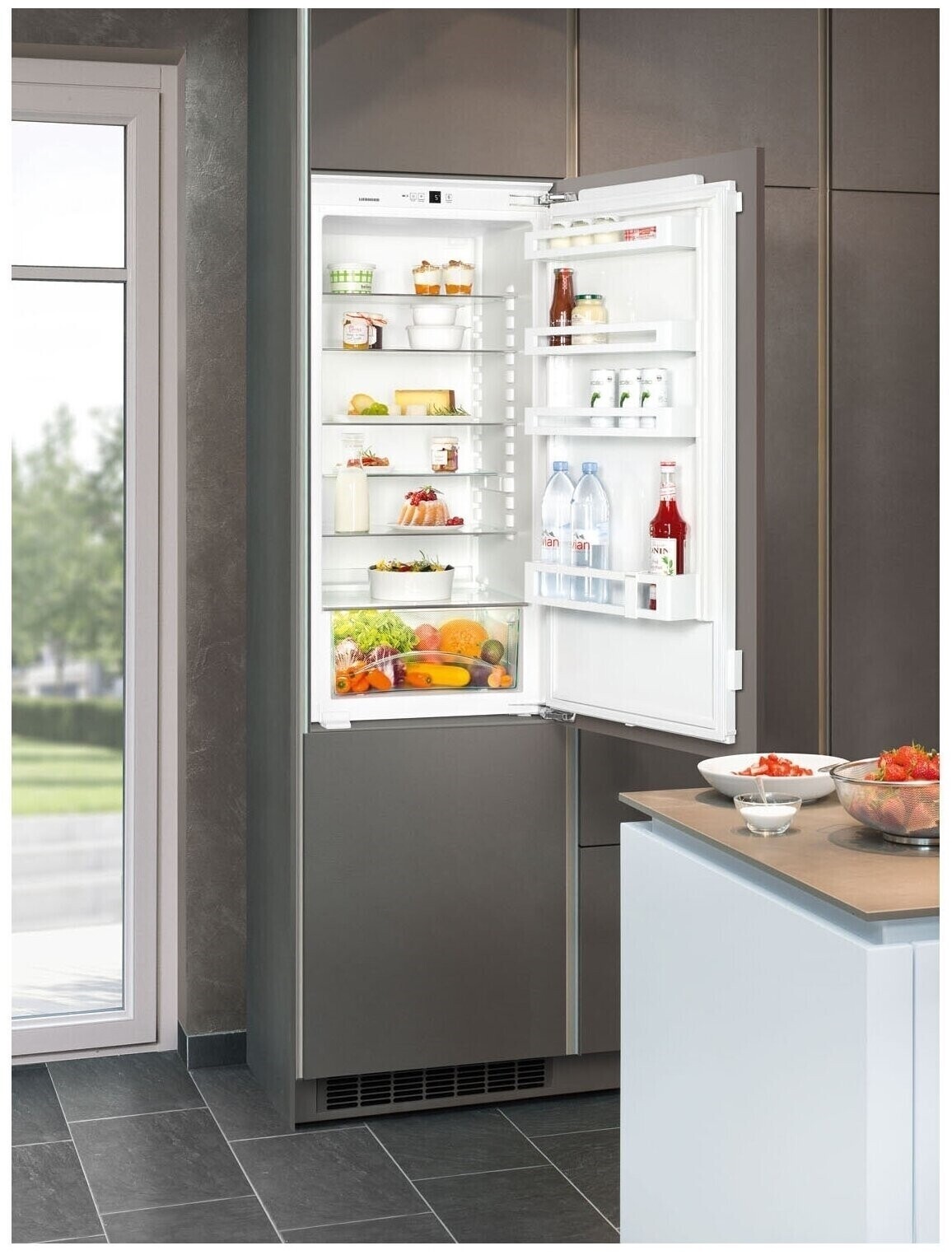 Холодильник ру встроенные холодильники. Встраиваемый холодильник Liebherr SBS 33i2. Liebherr 33i2. Холодильник Liebherr ik 2320. Liebherr ik 2320-21 001.